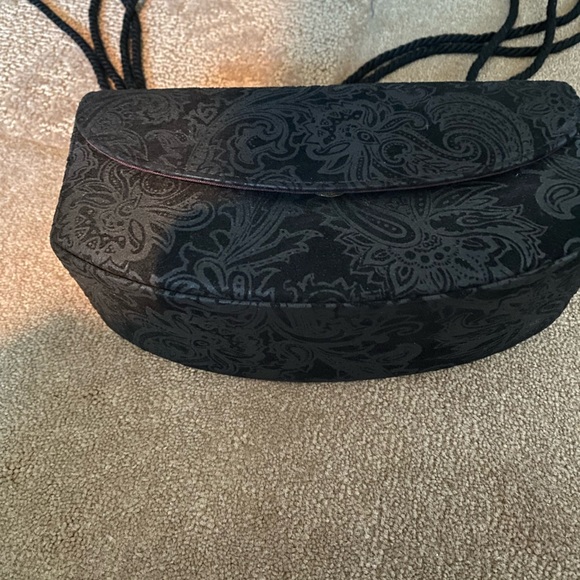 Ande’ vintage clutch with optional double rope. Paisley print. Rounded bottom. - Picture 9 of 9